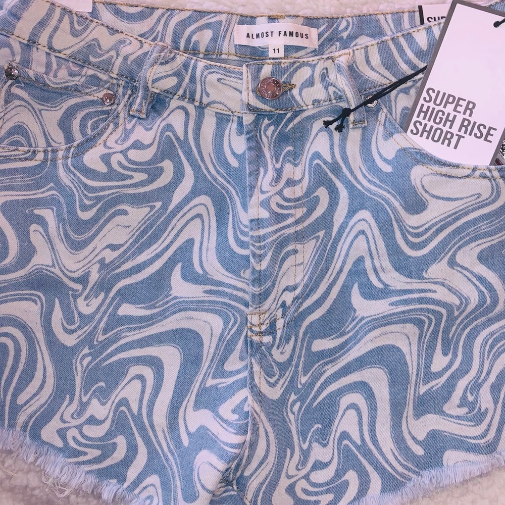 Almost Famous Super High Rise Short Shorts Size 11- NWT